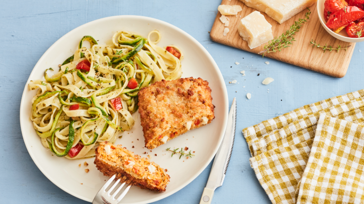 Visuel recette d'un Crousti' Gourmand Tomate & fromage accompagné de tagliatelles variées
