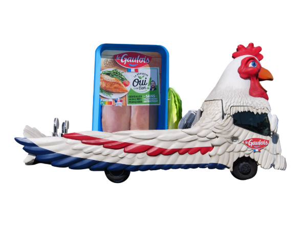 Char "La cocotte Oui c'est Bon" avec le packaging du filet de poulet Oui c'est Bon Le Gaulois