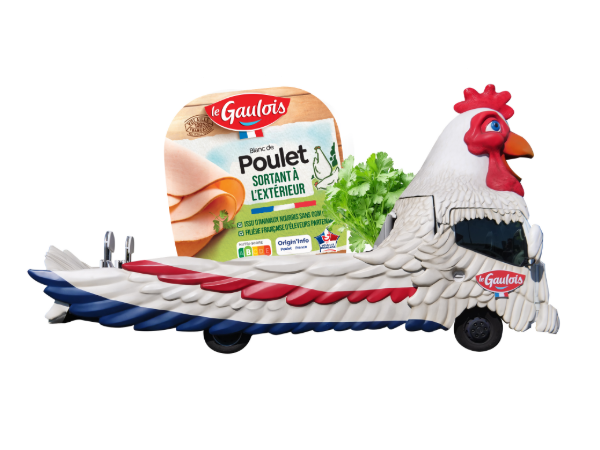 Char "La cocotte Sortant à l'extérieur" avec le packaging du blanc de poulet Sortant à l'extérieur Le Gaulois